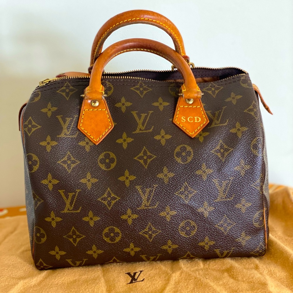 Authentic Vintage Louis Vuitton Speedy 25.. Comes with LV dust bag